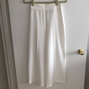 ✨last chance✨ Zara Wide-Leg Pants in white. NWOT